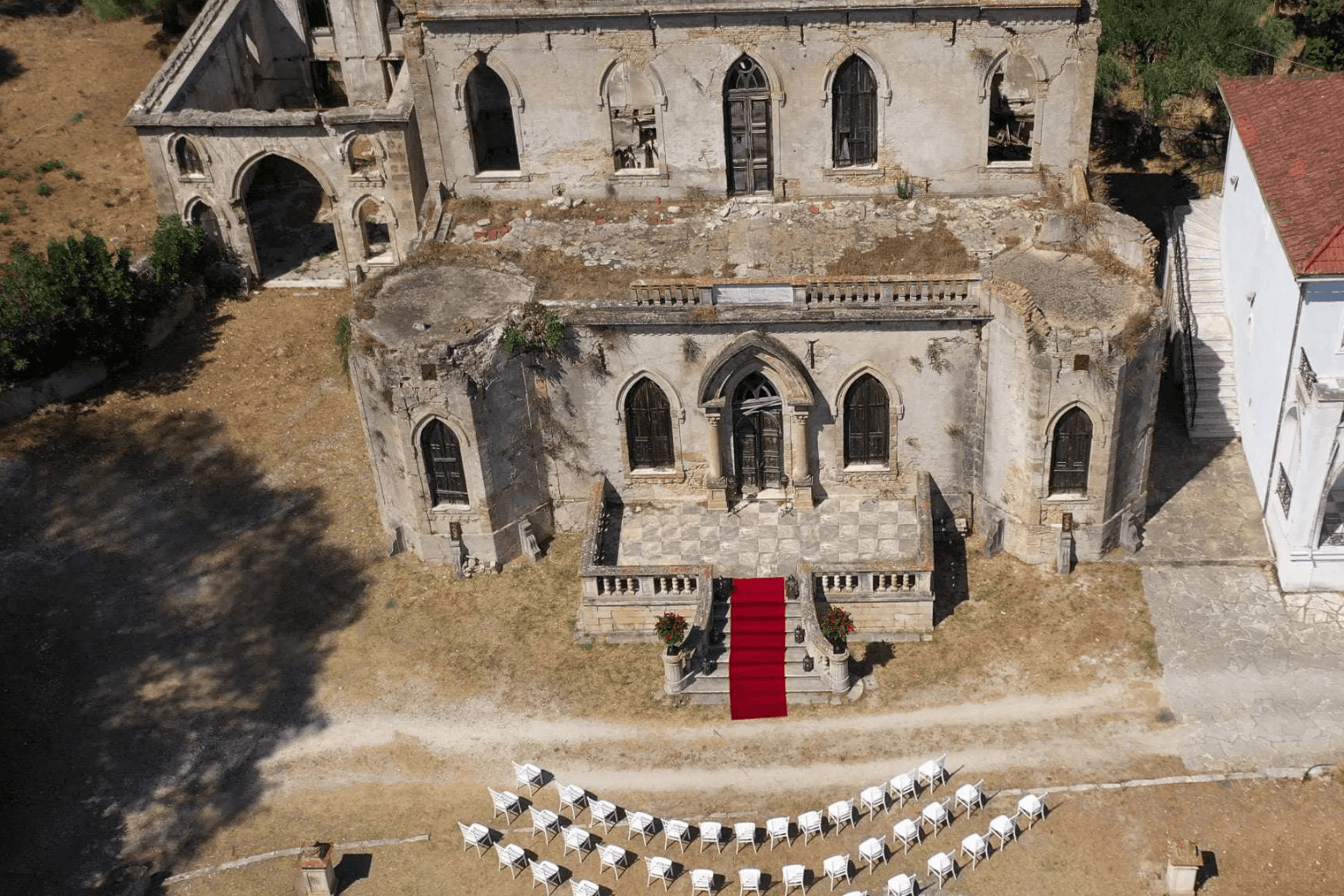 A Mansion lépcsős esküvői szertartási helyszíne felülről